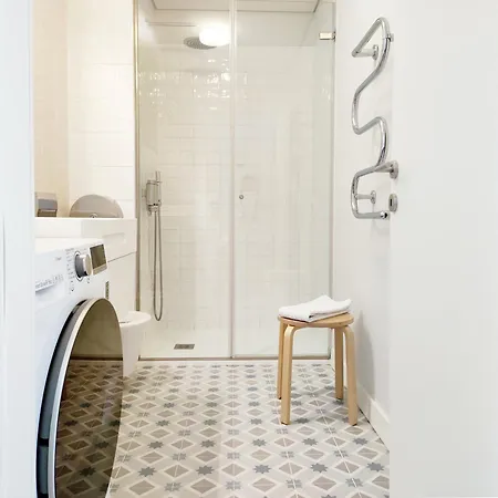 D858 - Comfort Near Downtown - Ac & Balcony Oporto