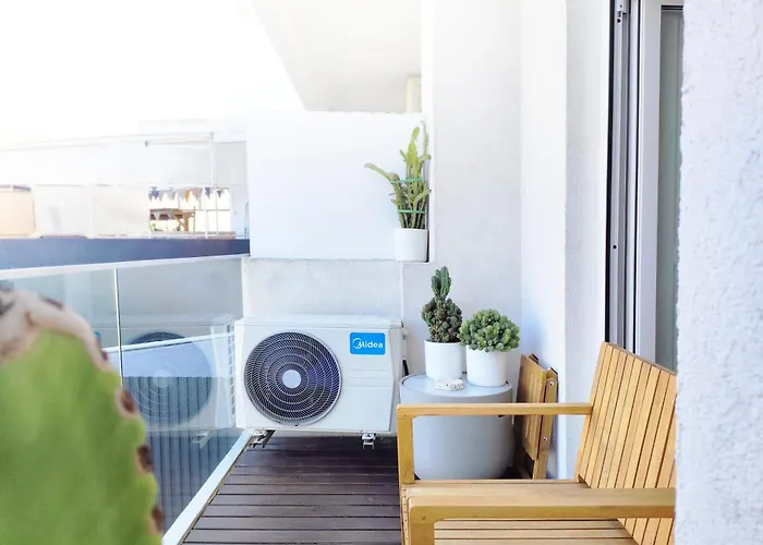 D858 - Comfort Near Downtown - Ac & Balcony Lägenhet Oporto