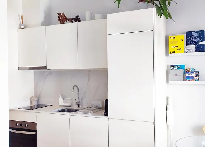 D858 - Comfort Near Downtown - Ac & Balcony * Oporto