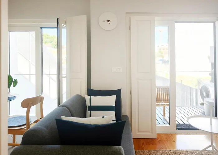 D858 - Comfort Near Downtown - Ac & Balcony * Oporto