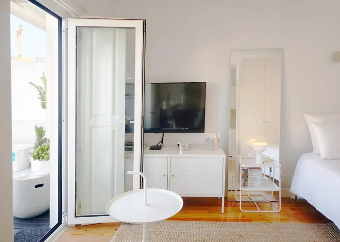 Lägenhet D858 - Comfort Near Downtown - Ac & Balcony *