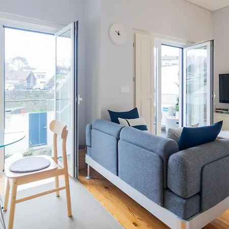 D858 - Comfort Near Downtown - Ac & Balcony Apartment *