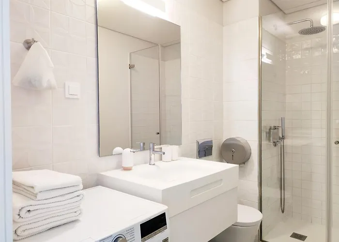 Апартаменты D858 - Comfort Near Downtown - Ac & Balcony *