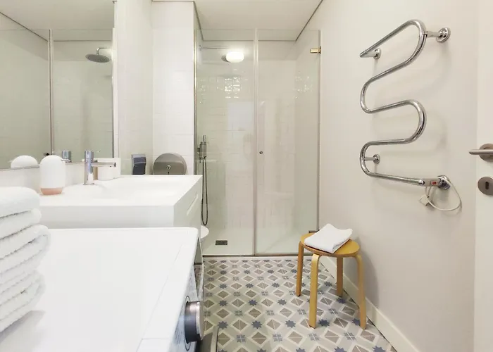 Апартаменты D858 - Comfort Near Downtown - Ac & Balcony